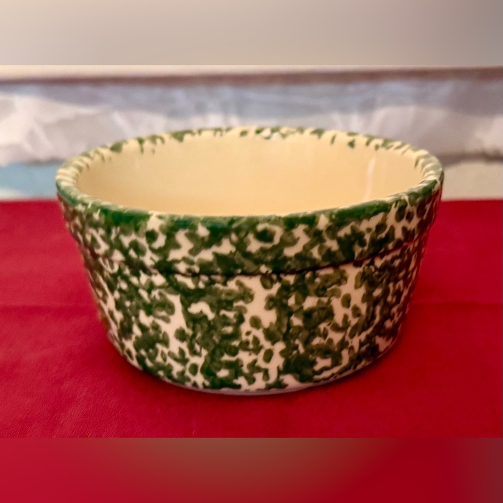 Open Round Butter 5”. Green Sponge by WORKSHOP General Henn.